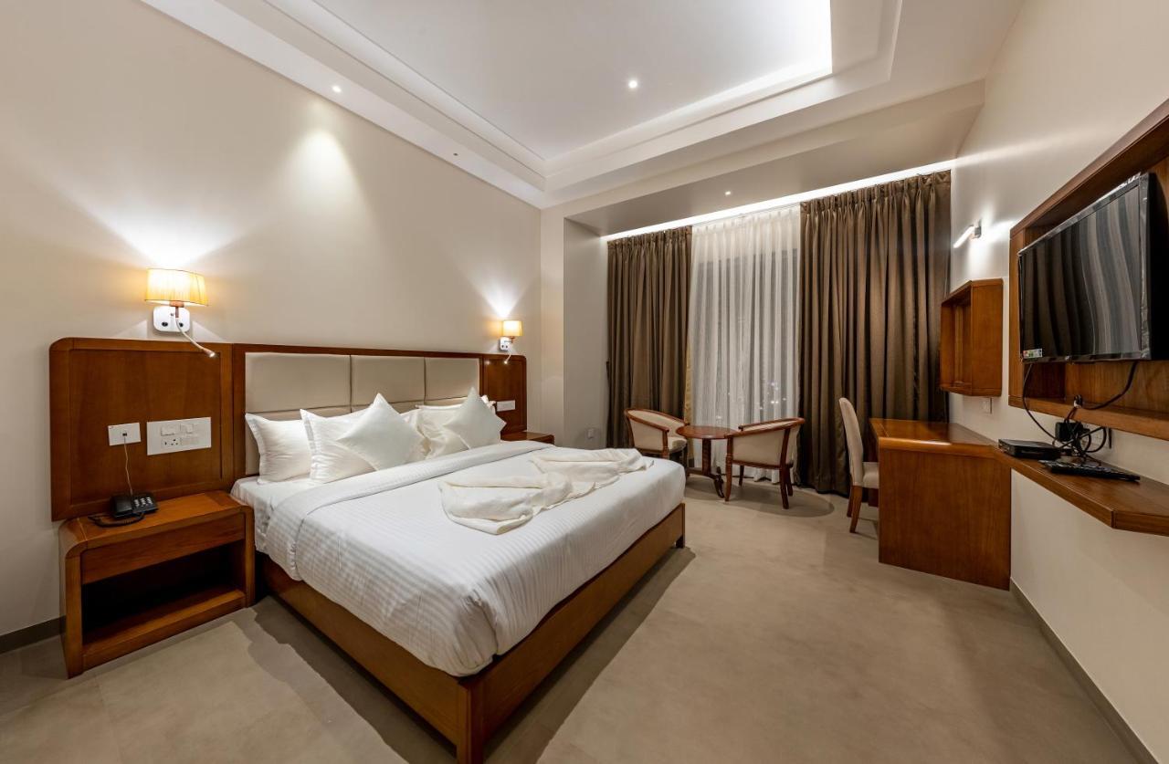 Grand Regal Hotel Chandoli Eksteriør billede