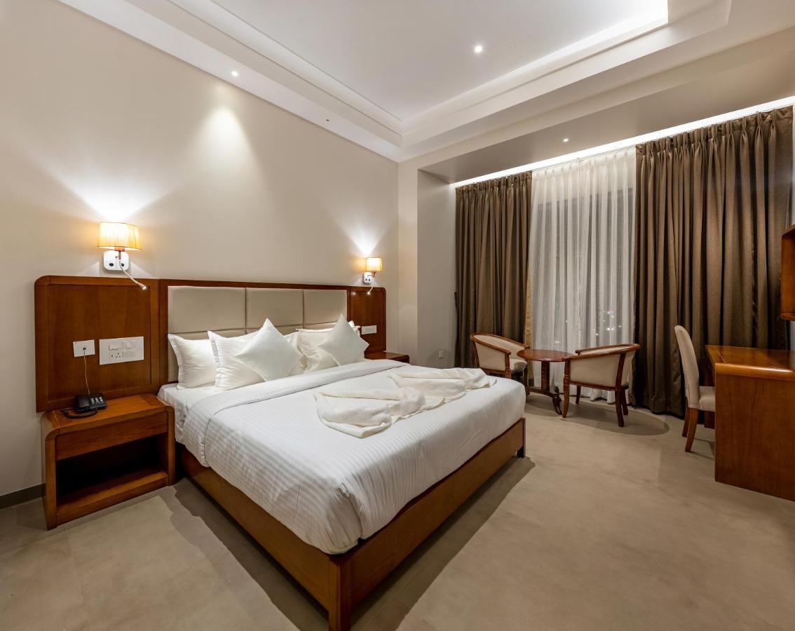 Grand Regal Hotel Chandoli Eksteriør billede
