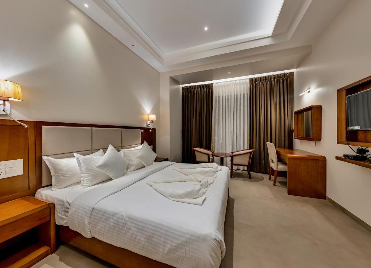 Grand Regal Hotel Chandoli Eksteriør billede