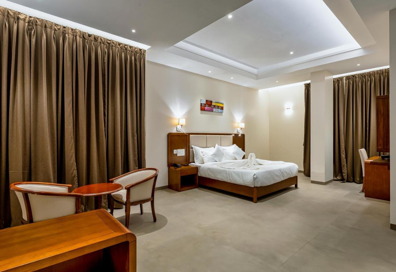 Grand Regal Hotel Chandoli Eksteriør billede